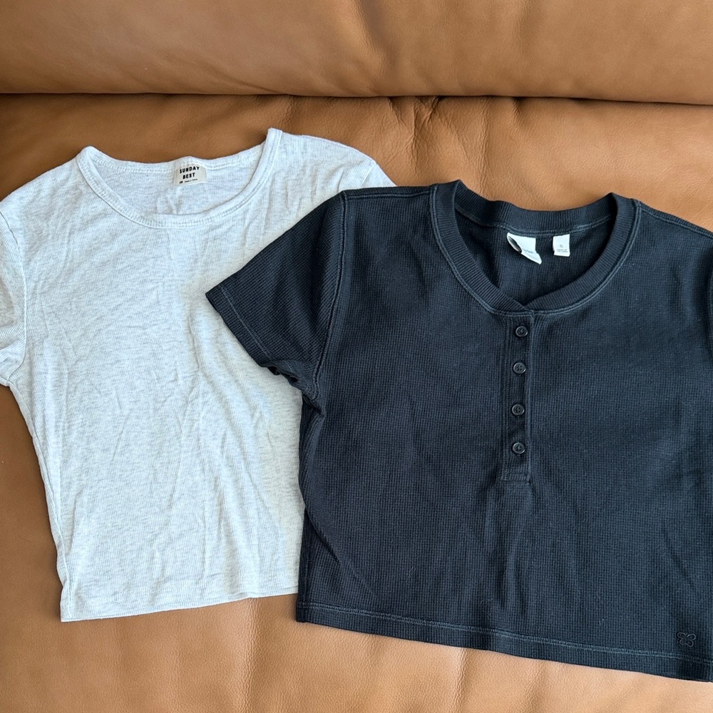 Aritzia Sunday Best Small X Small tshirts - Henley Top - Black, Light Gray crop